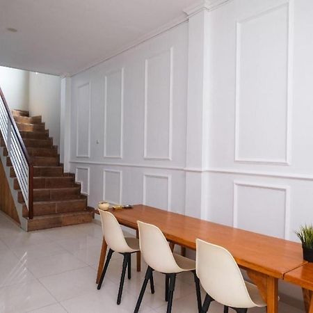 Urbanview Stay @H Jakal By Reddoorz Yogyakarta Kültér fotó