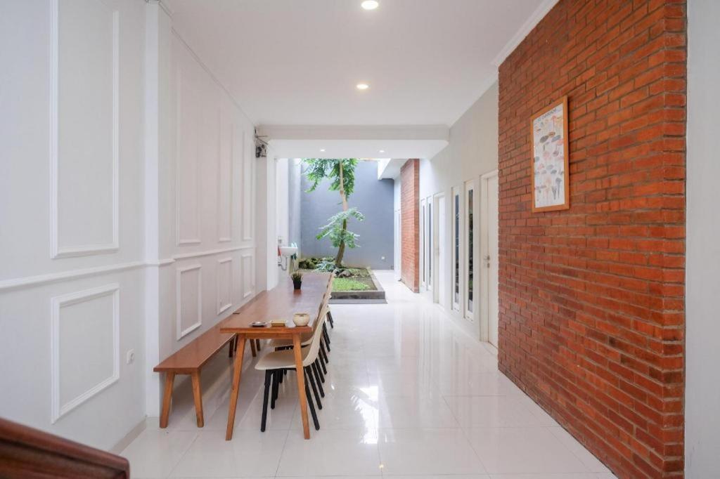 Urbanview Stay @H Jakal By Reddoorz Yogyakarta Kültér fotó