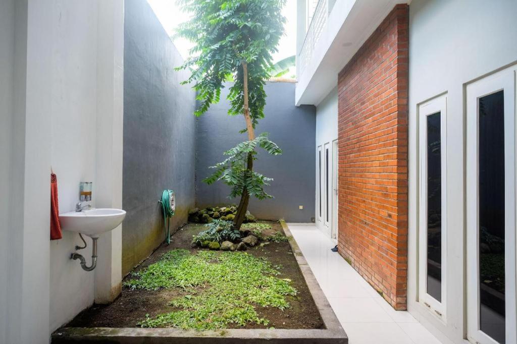 Urbanview Stay @H Jakal By Reddoorz Yogyakarta Kültér fotó