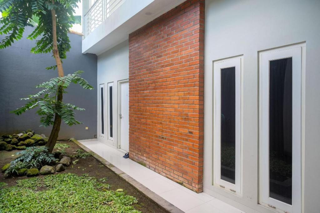 Urbanview Stay @H Jakal By Reddoorz Yogyakarta Kültér fotó