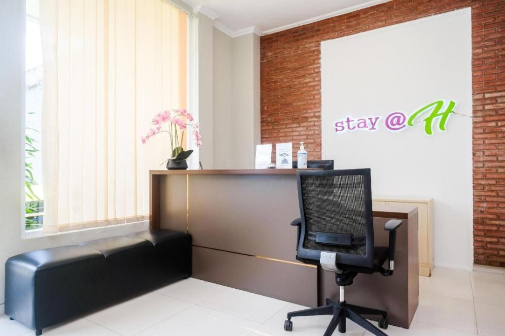 Urbanview Stay @H Jakal By Reddoorz Yogyakarta Kültér fotó